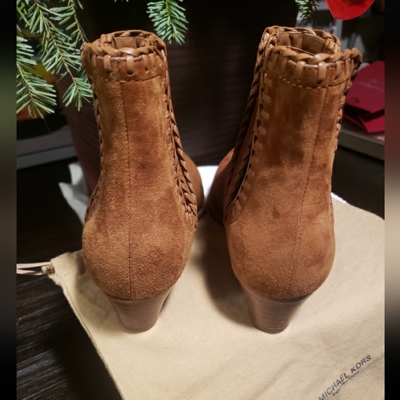 MICHAEL KORS COLLECTION LEATHER & SUEDE BOOTIES | SIZE 36 |LIKE NEW - Picture 4 of 10
